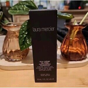 Laura Mercier Silk Creme Oil Free Foundation Photo Edition 3C1 Dune